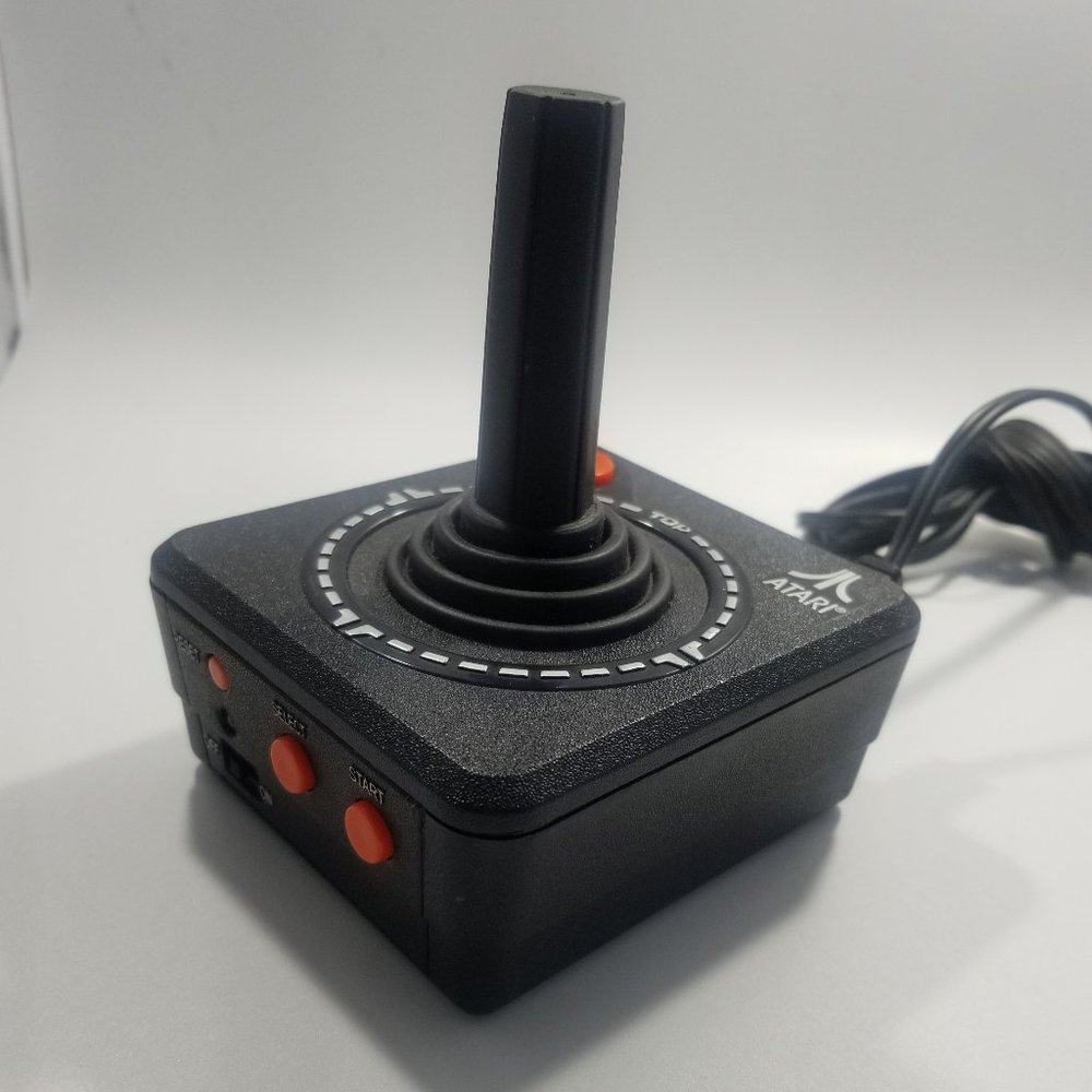 Atari Plug and Play Console - Picture 8 of 8